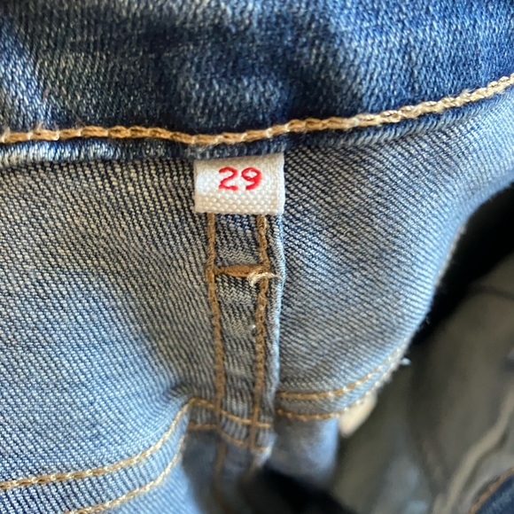 Levi Straight Fit Shorts Size 29 - Picture 6 of 6